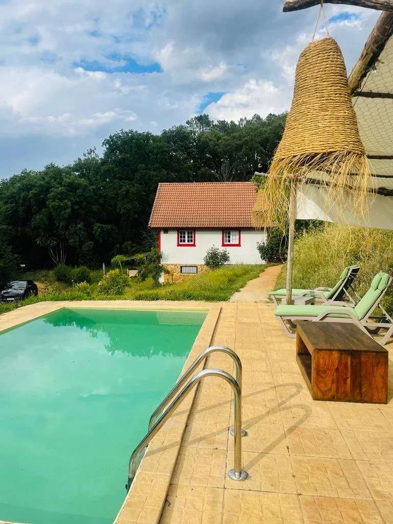 Vista de la casa desde la piscina